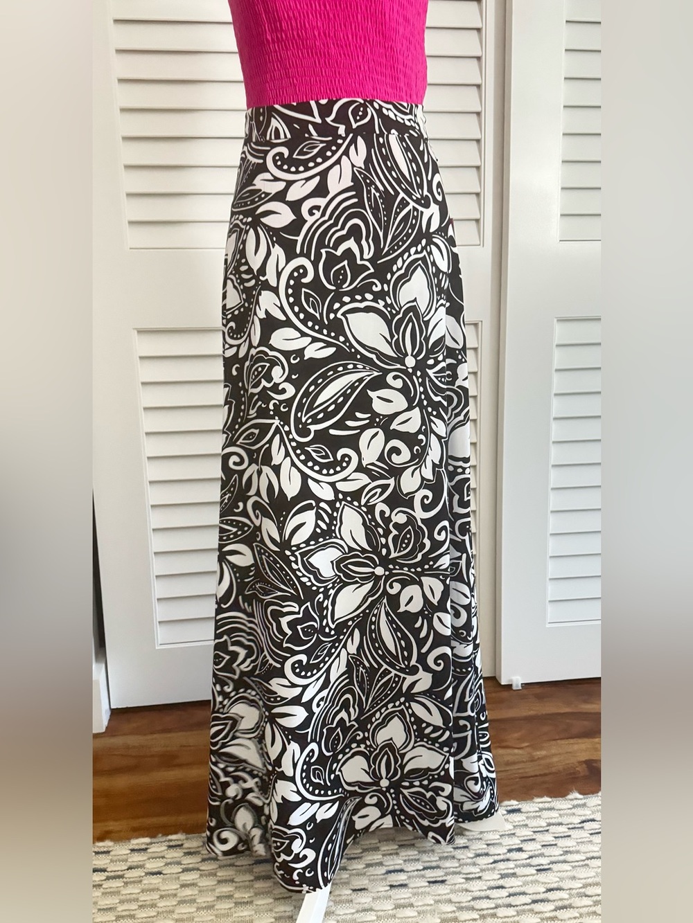 Vince Camuto Black & White Floral Maxi Skirt - size XS/ NWT
